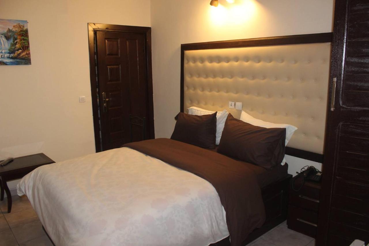Hotel Saphir Abidjan Kültér fotó