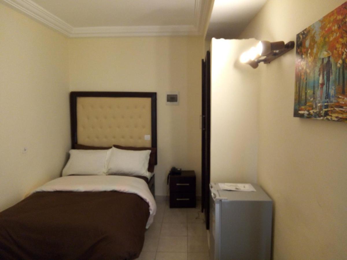 Hotel Saphir Abidjan Kültér fotó