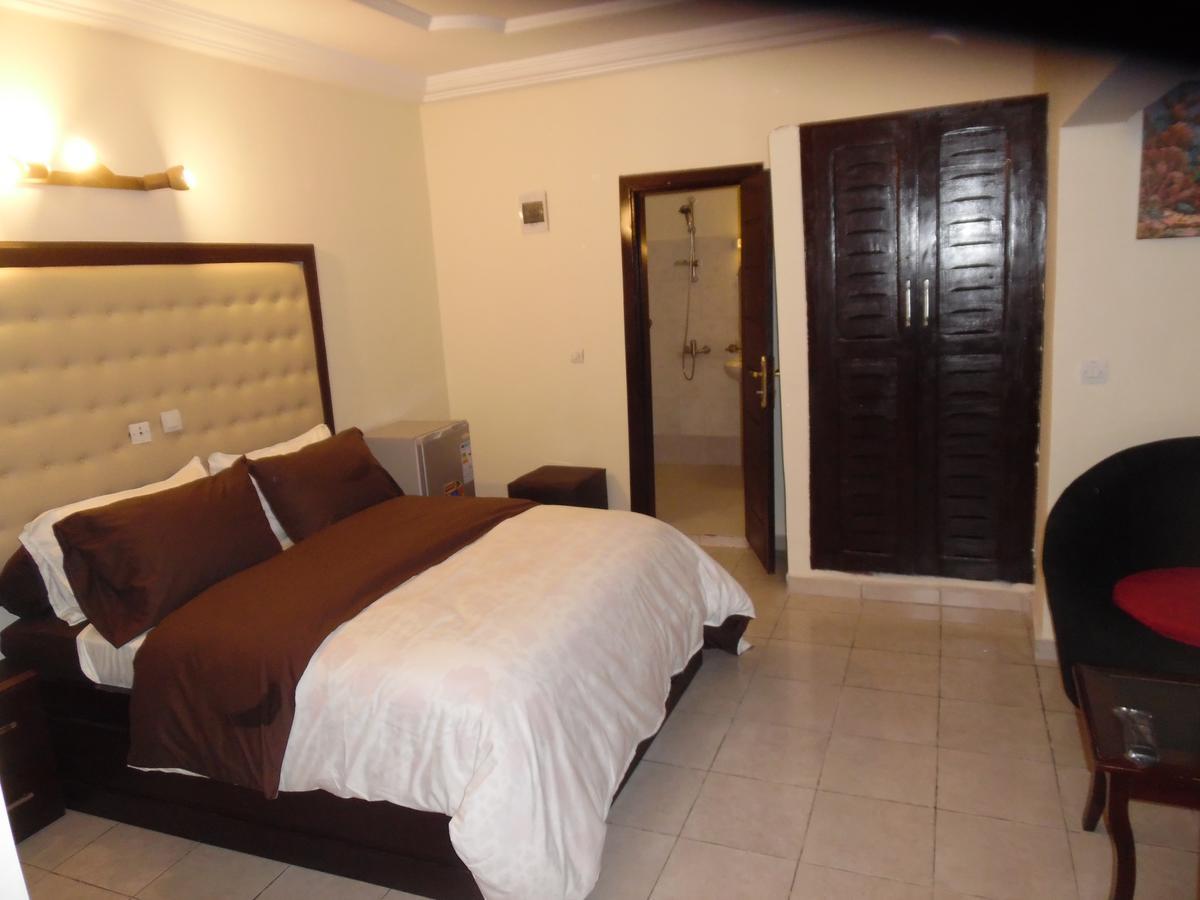 Hotel Saphir Abidjan Kültér fotó