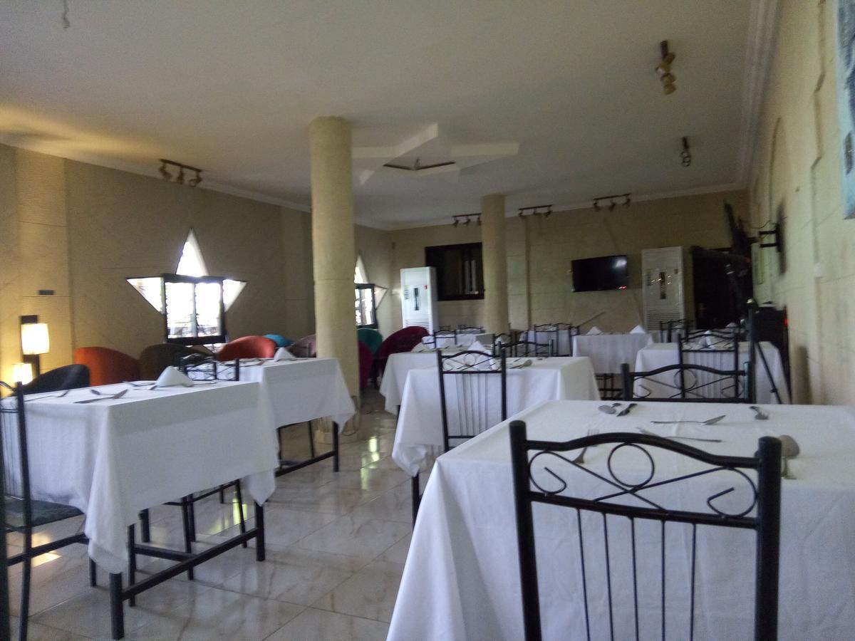 Hotel Saphir Abidjan Kültér fotó