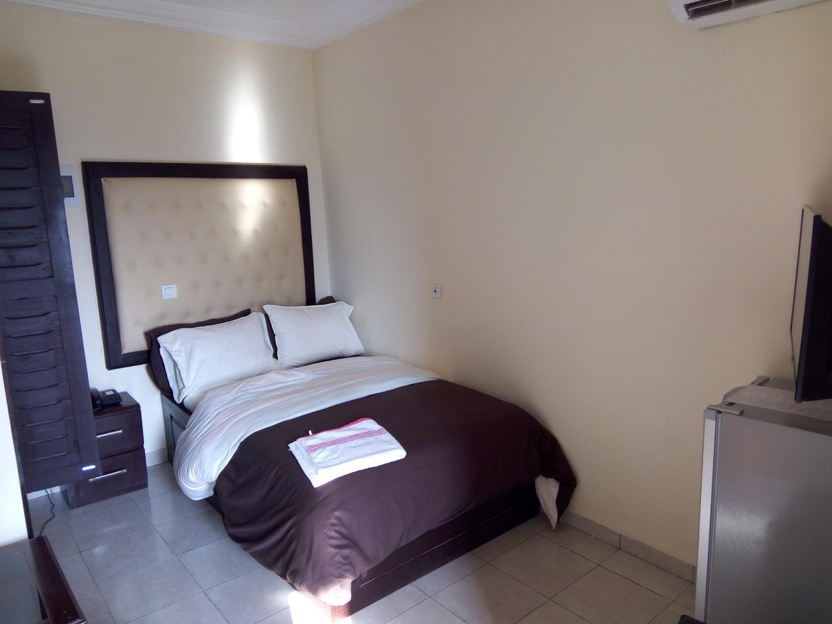 Hotel Saphir Abidjan Kültér fotó