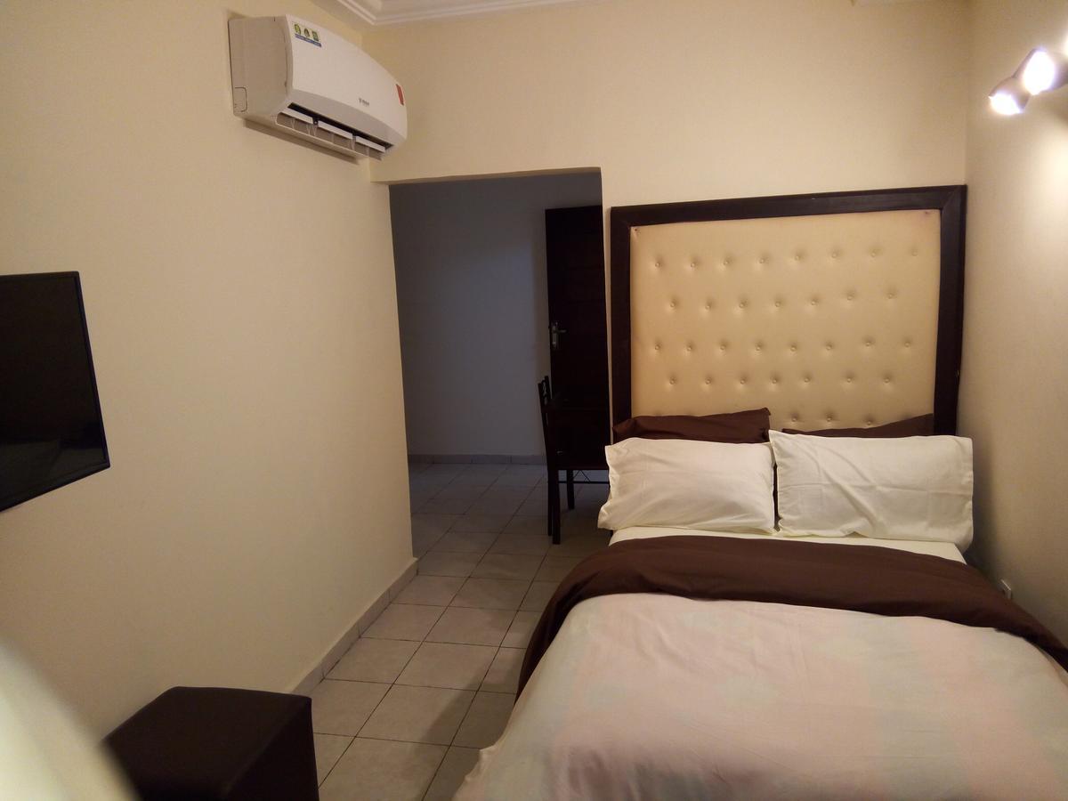 Hotel Saphir Abidjan Kültér fotó